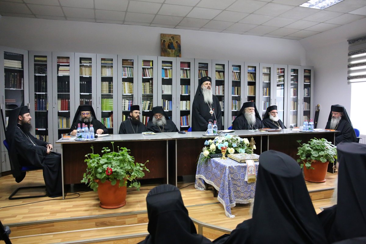 Sinaxă monahală mitropolitană la Mănăstirea Văratec 213513