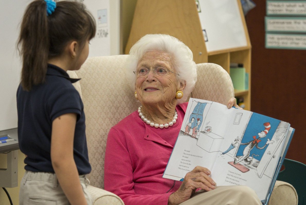 Rolul „primei-doamne”  în societatea americană 213587