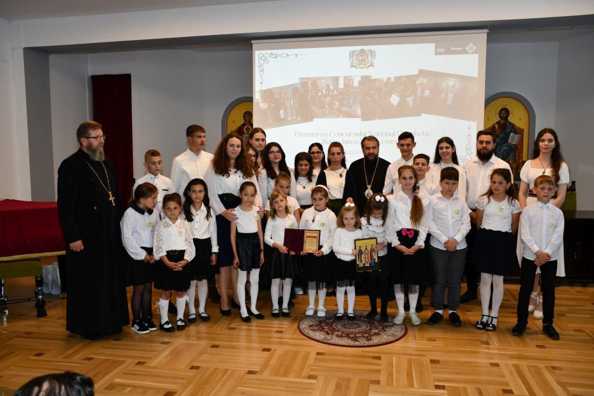 Festivitate de premiere a tinerilor din Episcopia Caransebeșului 213717