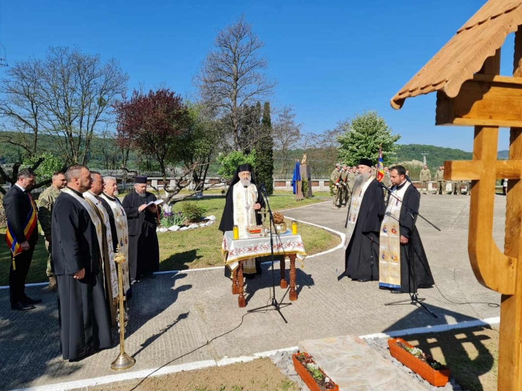 Prezență arhierească la Unitatea Militară 01752 din Sighişoara 213713