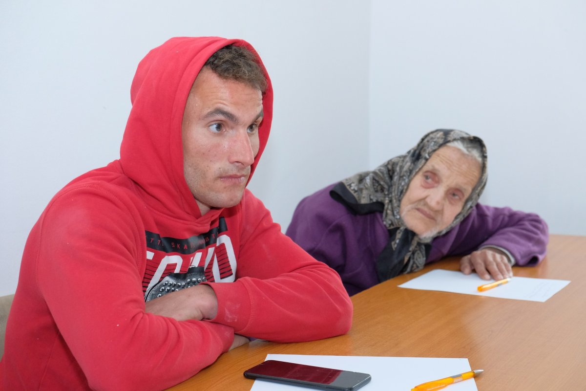 Oamenii care își vindecă semenii cu iubire și rugăciune 212951