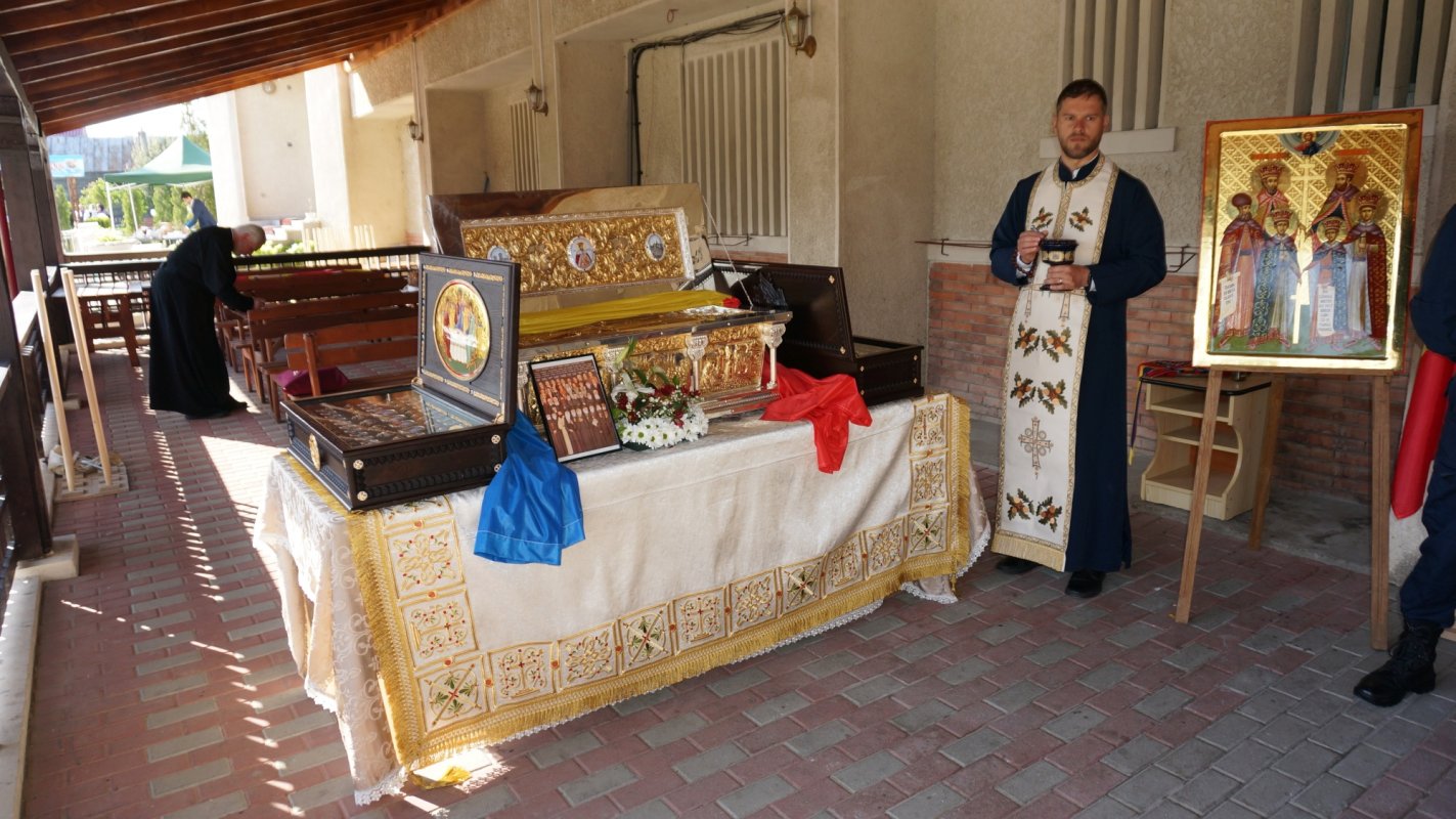 Sfințirea Bisericii Martirilor și Mărturisitorilor din temnițele comuniste la Târgu Ocna 213865