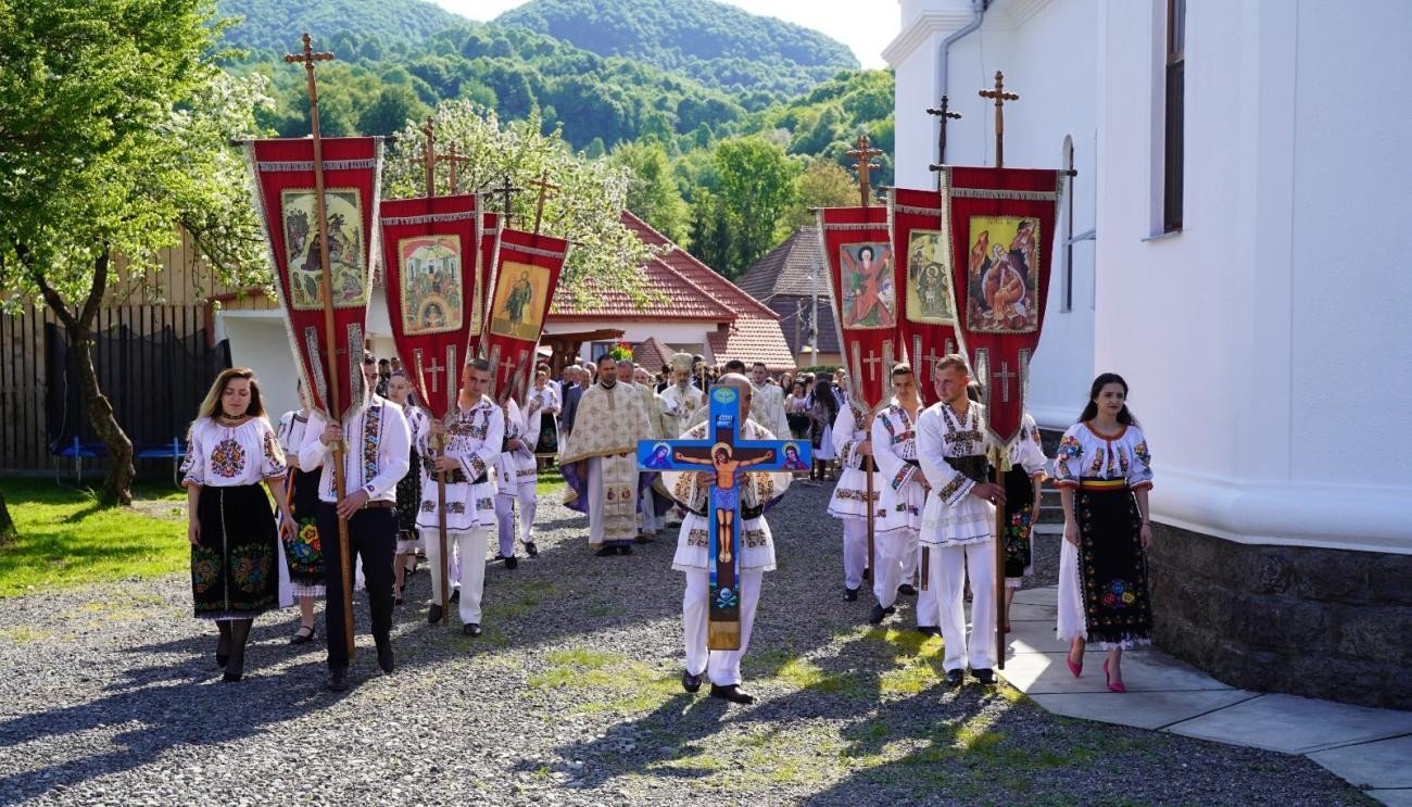 Liturghie arhierească în Parohia Toaca, Protopopiatul Reghin 214026