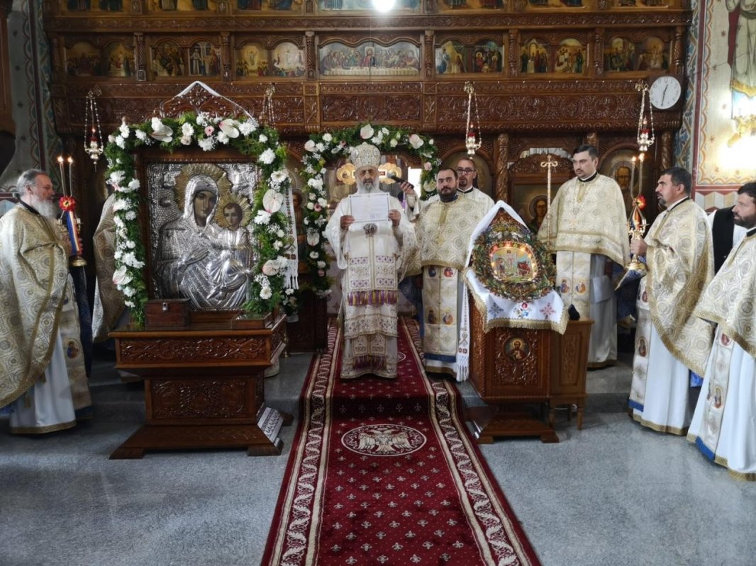 Liturghie arhierească în Parohia Toaca, Protopopiatul Reghin 214028