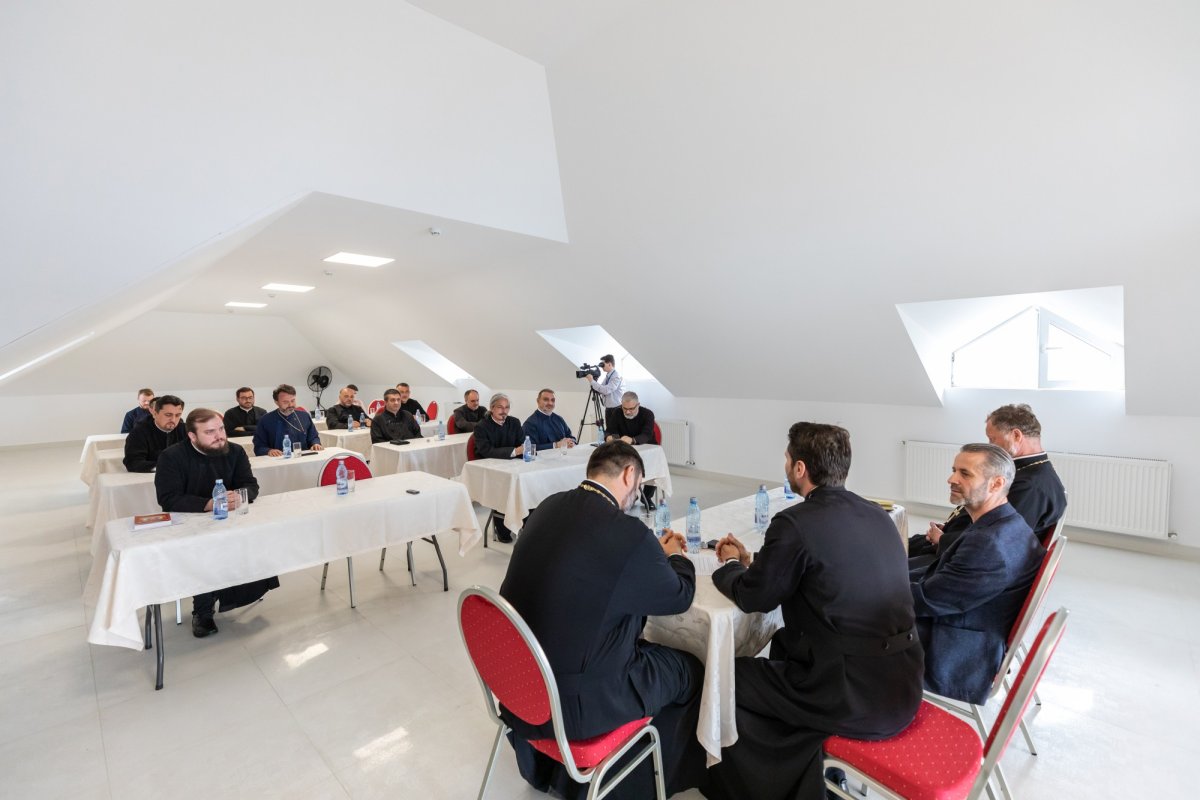 Preoții de cimitire s-au întrunit la mănăstirea ilfoveană Cernica 214049