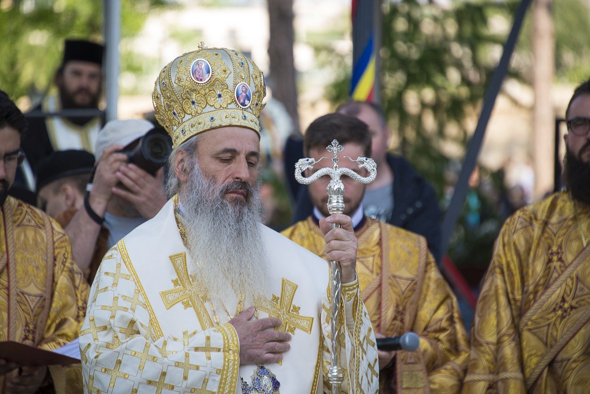 Șase ierarhi la sfințirea Mănăstirii Frumoasa 213937