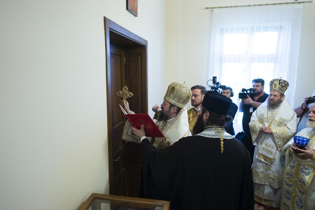 Șase ierarhi la sfințirea Mănăstirii Frumoasa 213954