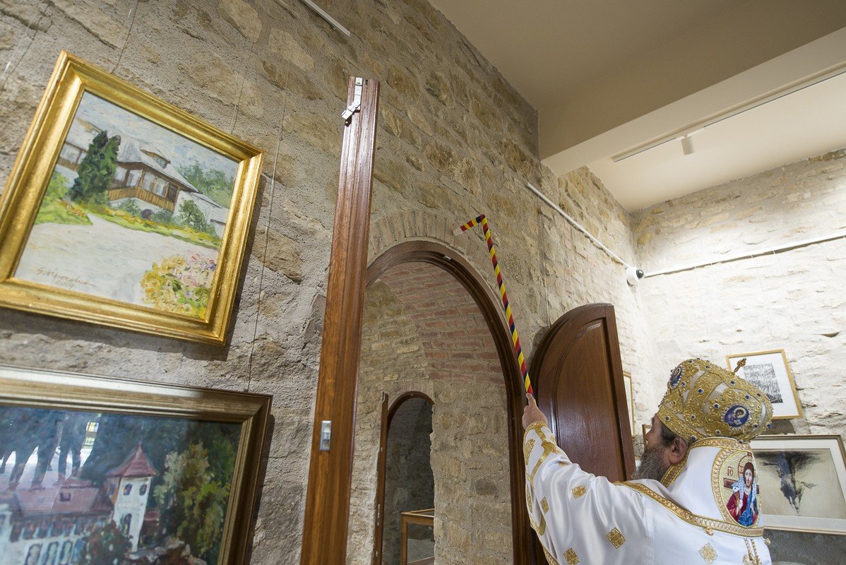 Șase ierarhi la sfințirea Mănăstirii Frumoasa 213972