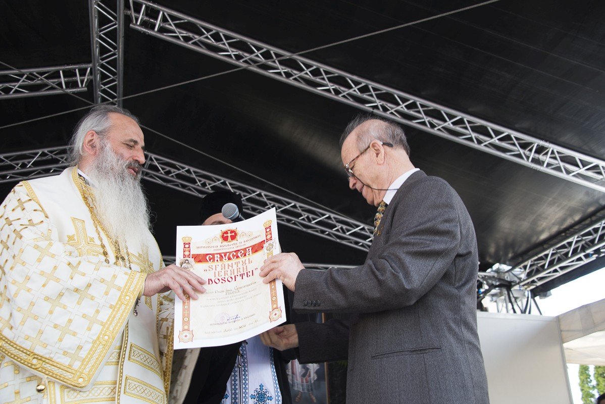 Șase ierarhi la sfințirea Mănăstirii Frumoasa 214018