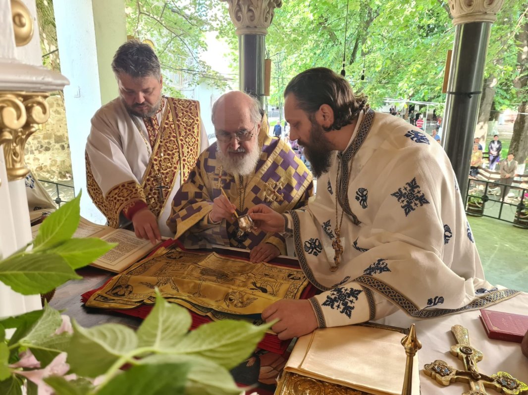 Sfințire de antimise la Mănăstirea Hodoș‑Bodrog 214041