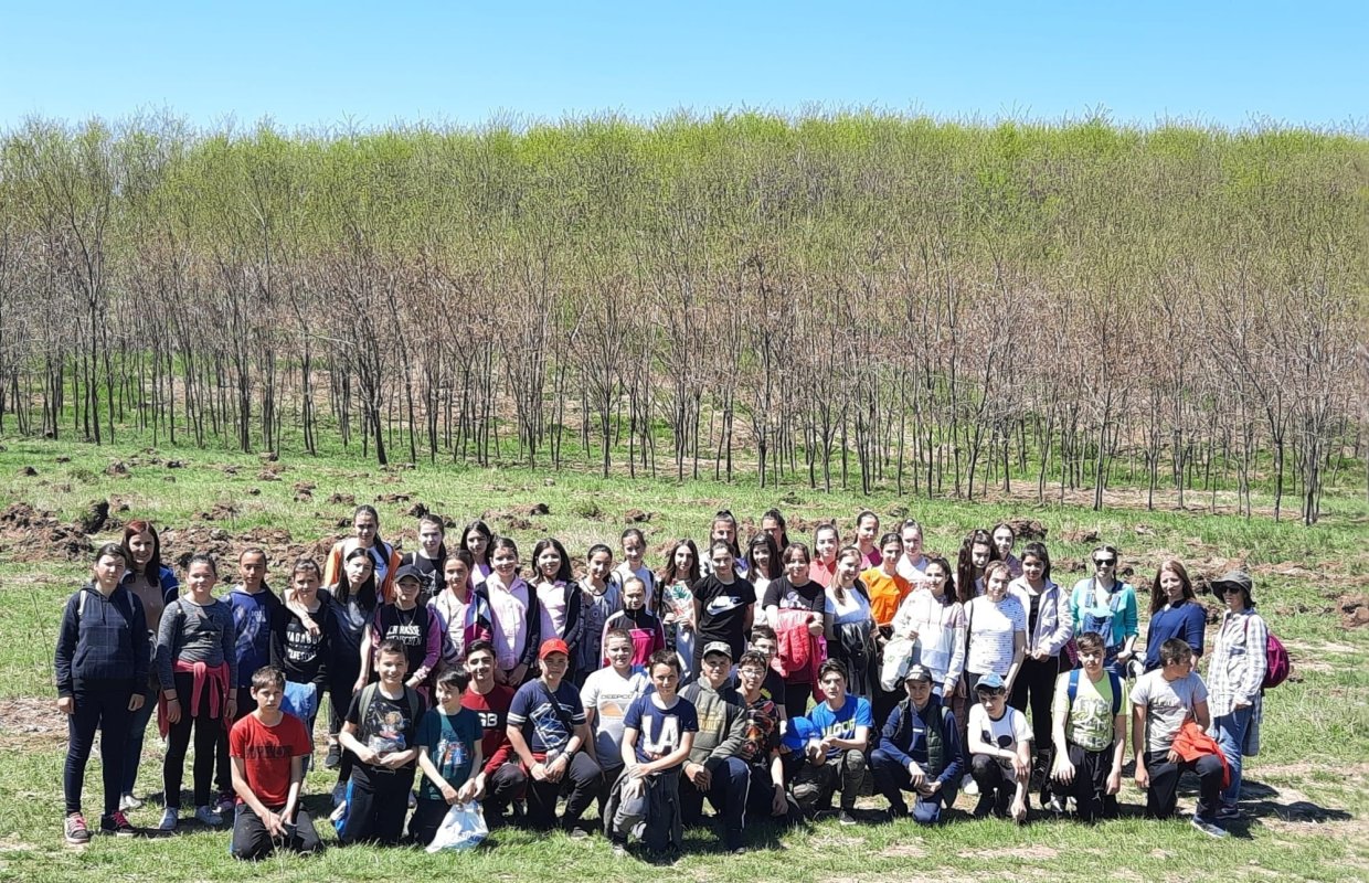 Acţiune ecologică la Mănăstirea Cârlomănești din judeţul Galaţi 214114