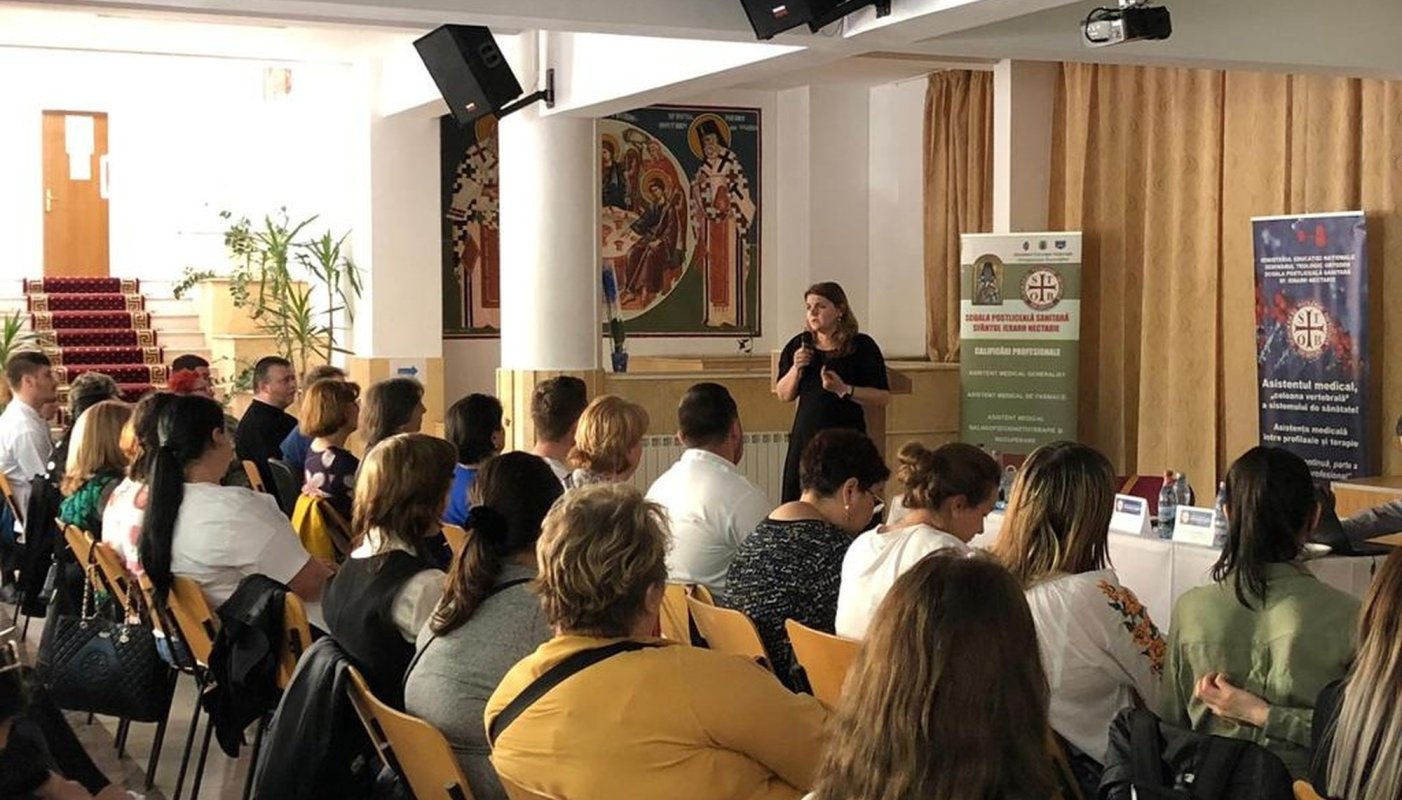Eveniment dedicat asistenților medicali la Seminarul „Nifon Mitropolitul” 214106