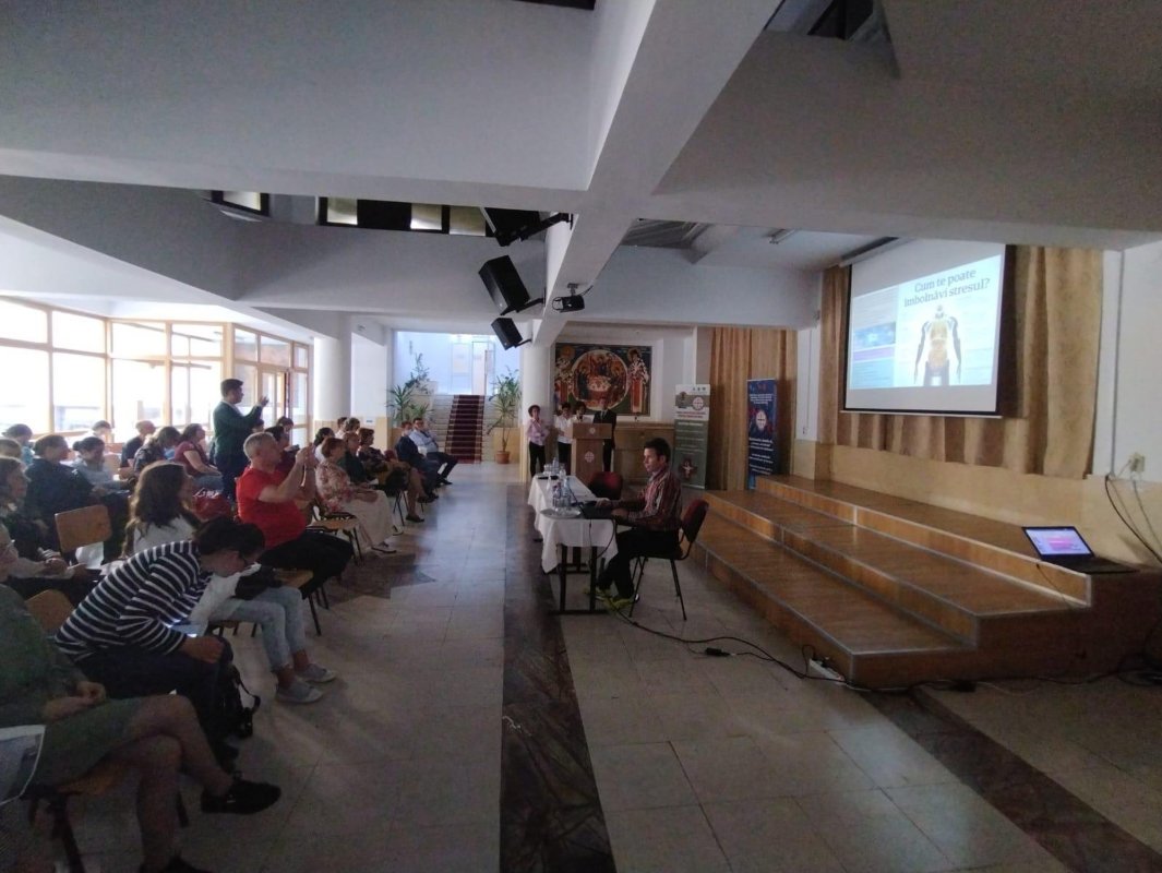 Eveniment dedicat asistenților medicali la Seminarul „Nifon Mitropolitul” 214107