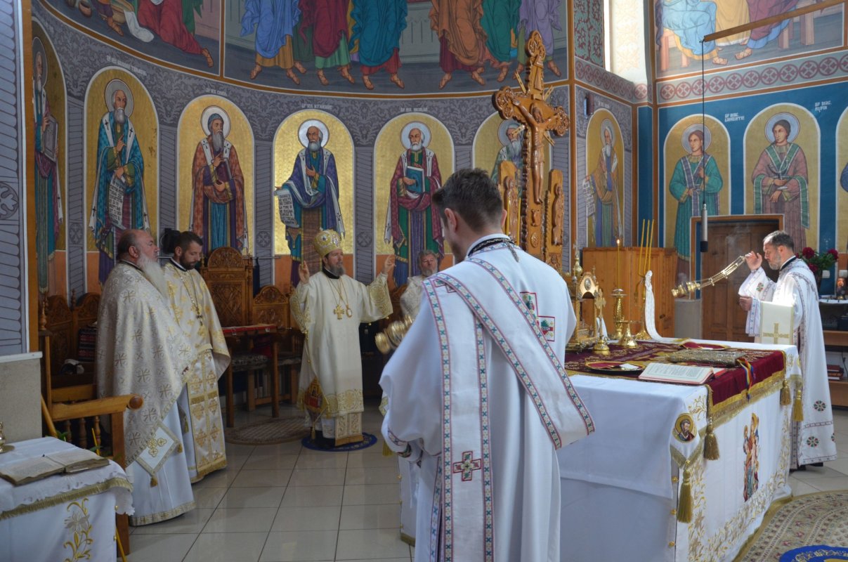 Liturghie arhierească în orașul bihorean Ștei 214097