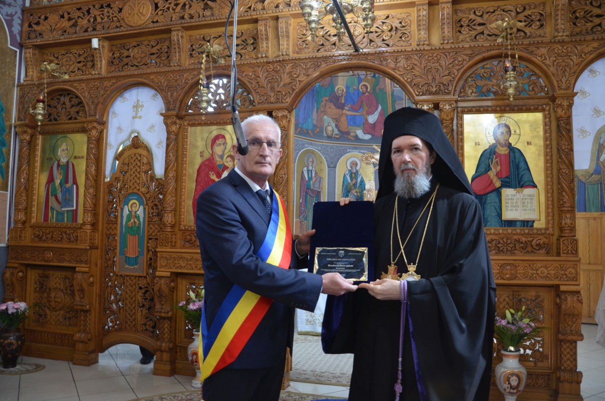 Liturghie arhierească în orașul bihorean Ștei 214098