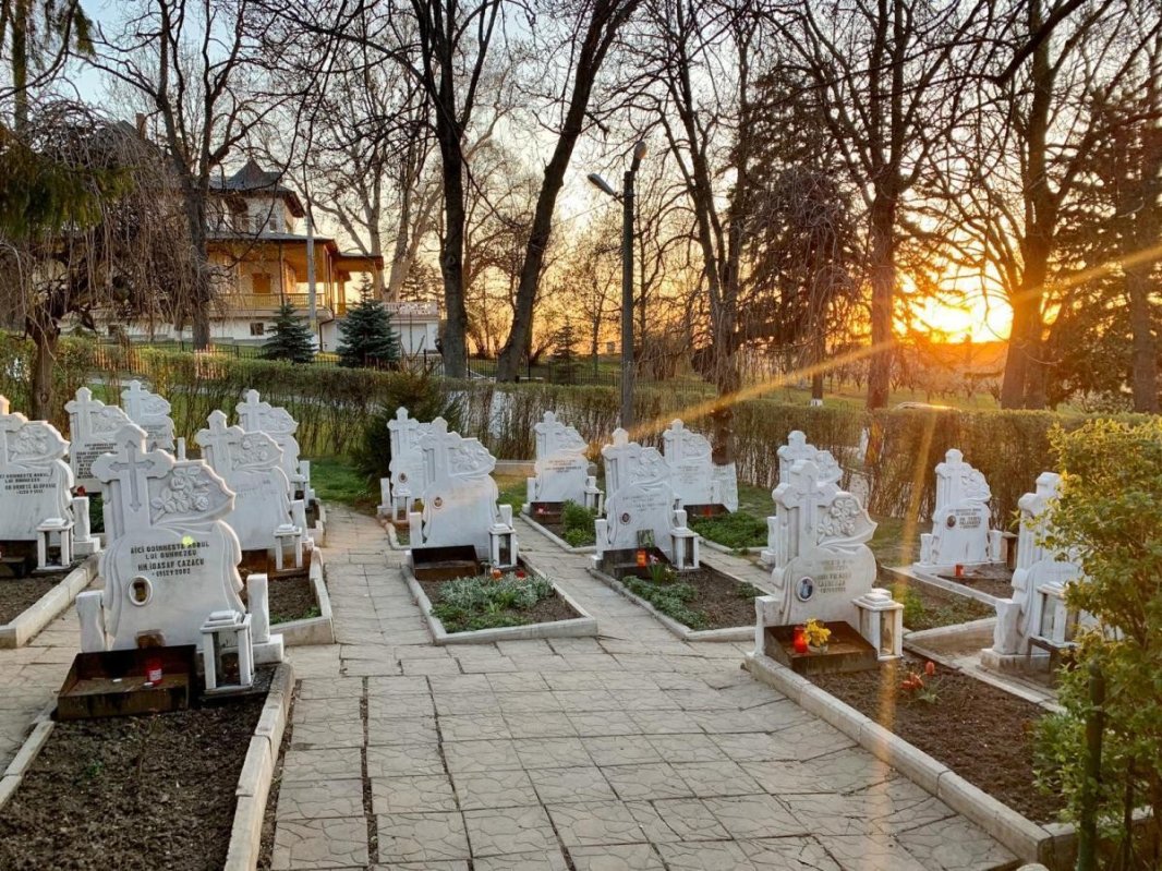 Părintele Hrisostom Dănilă, un rugător pentru cetate 213732