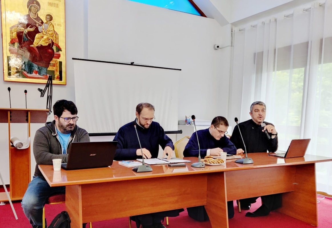 Întâlnire cu personalul administrativ din protoieriile Eparhiei Bucureștilor 214247