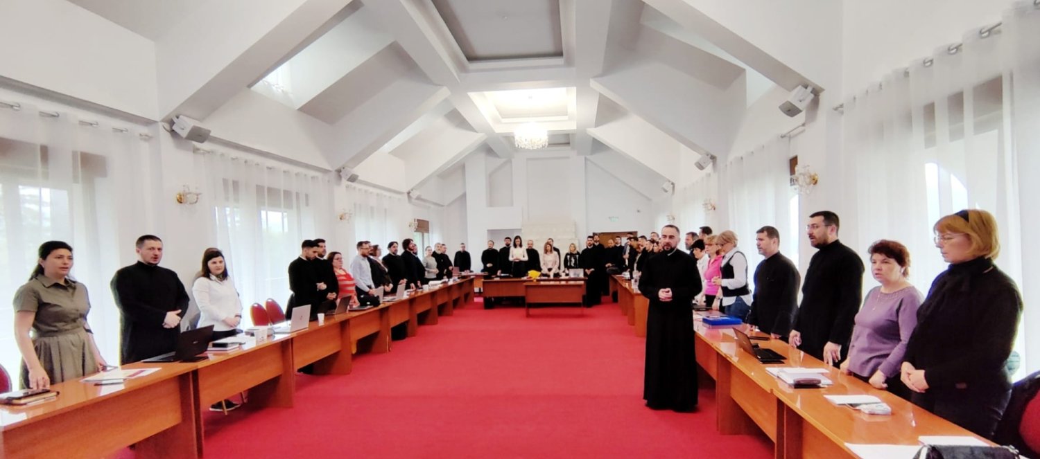 Întâlnire cu personalul administrativ din protoieriile Eparhiei Bucureștilor 214275