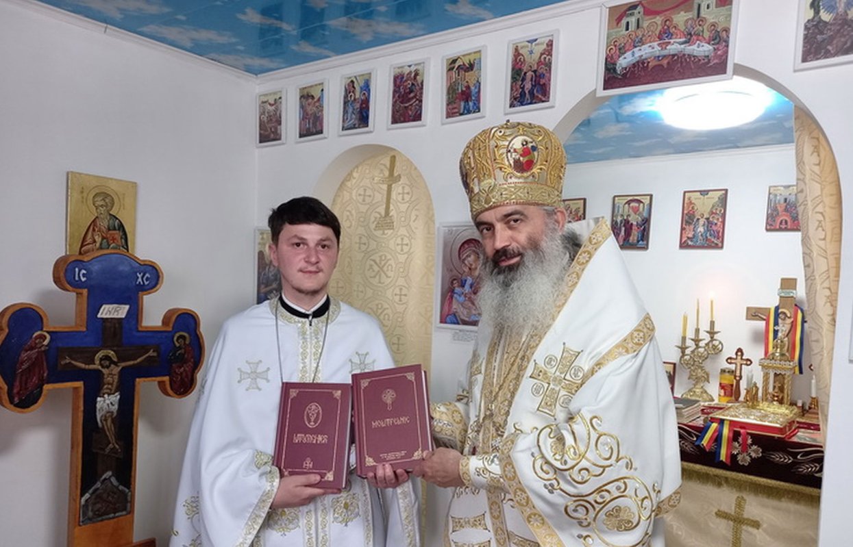 Slujbă arhierească la parohia românească din Briceni 214228