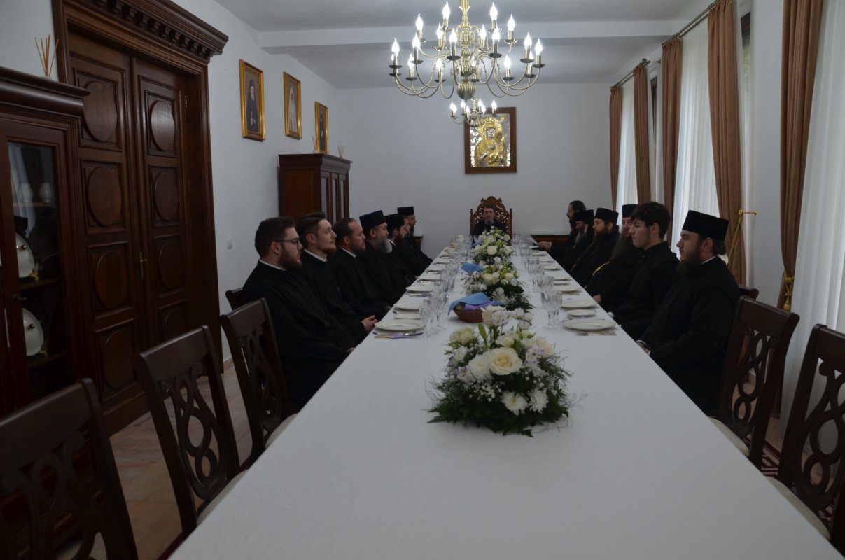  Stareții și starețele din Episcopia Oradiei reuniți în sinaxă 214219