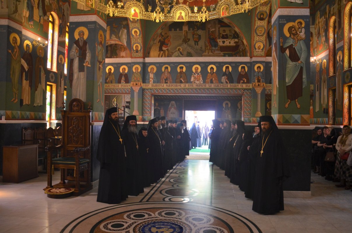  Stareții și starețele din Episcopia Oradiei reuniți în sinaxă 214220