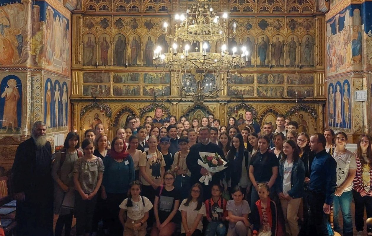 Copiii descoperă cultura şi spiritualitatea românească 214380