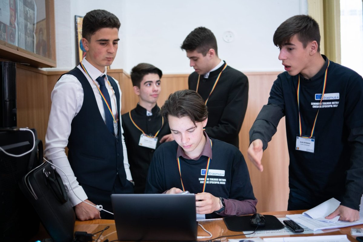 Înrădăcinare și inovație în învățământul teologic buzoian 214408