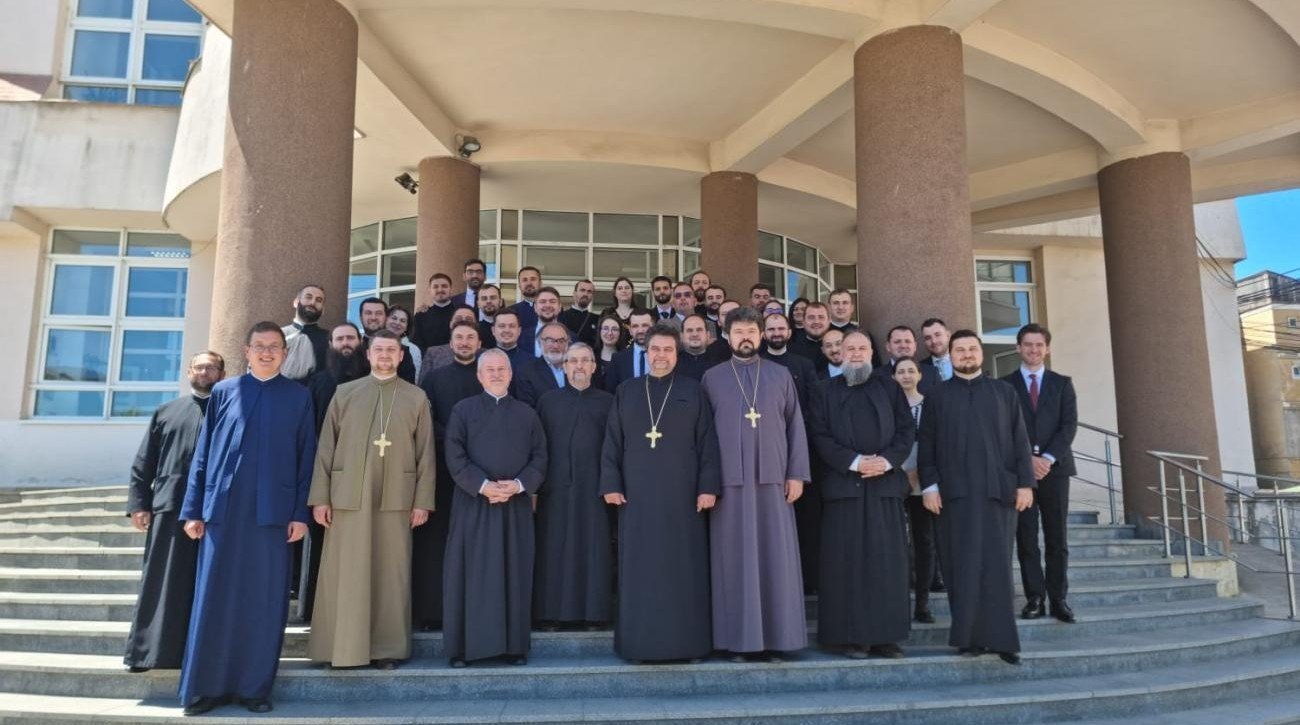 Revederea promoției 2012 a Facultăţii de Teologie Ortodoxă din Alba Iulia 214401