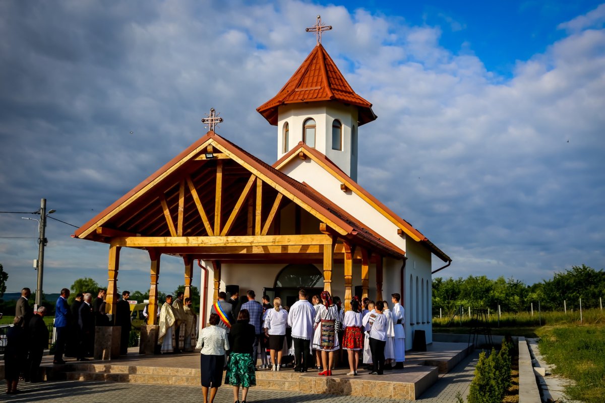 Binecuvântare arhierească la Gârdani, Maramureş 215044