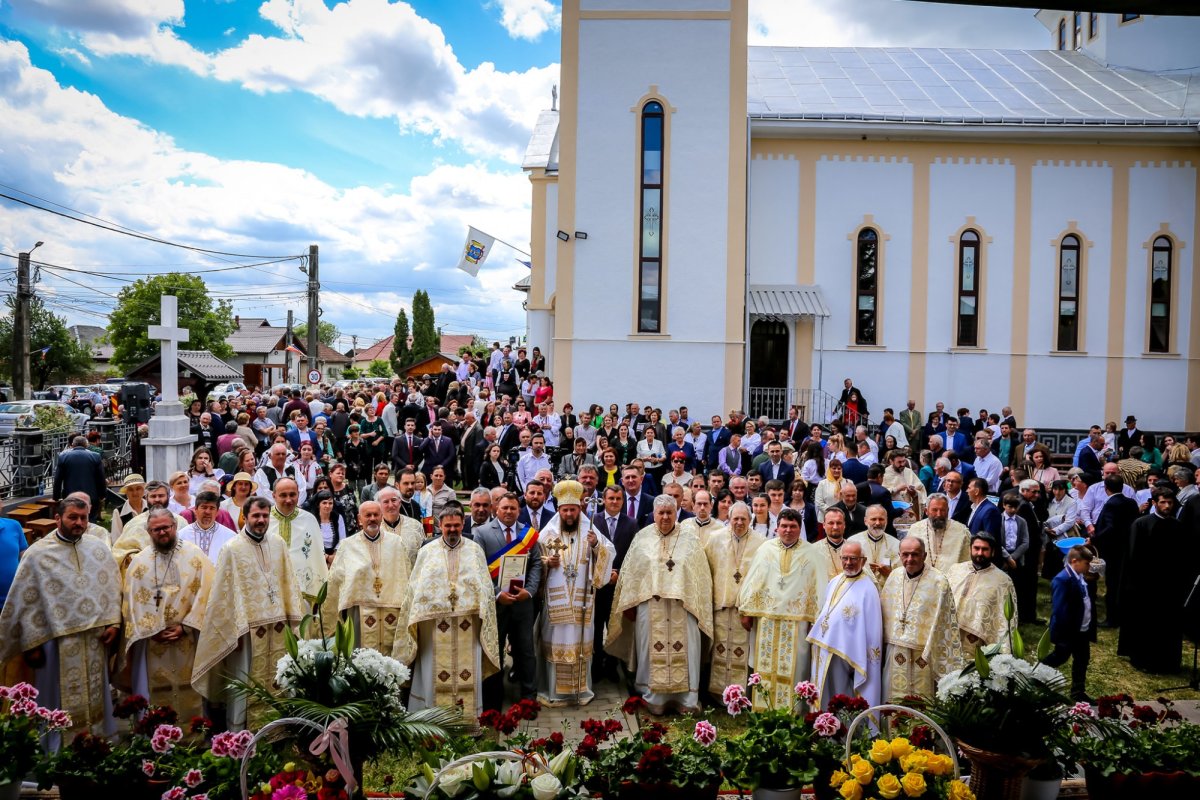Binecuvântare arhierească la Gârdani, Maramureş 215047