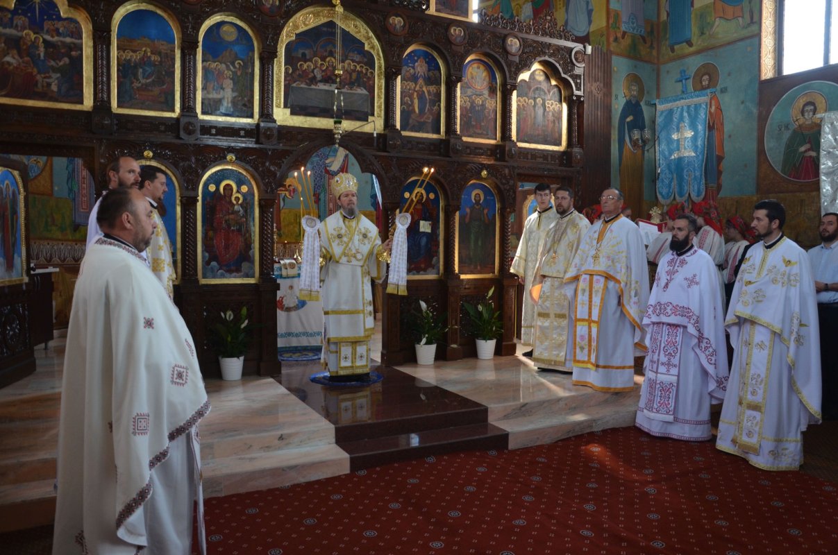 Slujiri arhiereşti în Episcopia Oradiei 215049