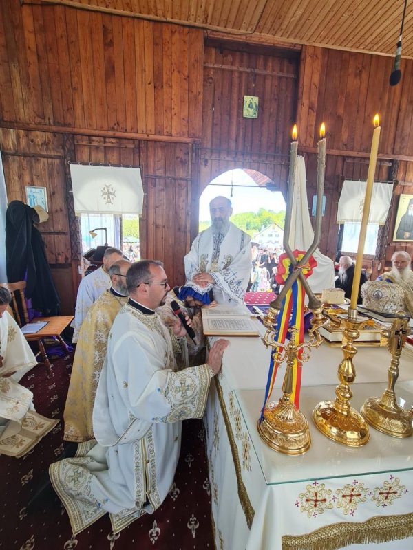 Târnosirea bisericii din Parohia Boz, Protopopiatul Sebeș 215042