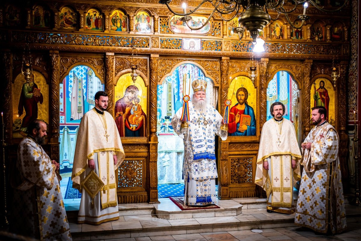 Binecuvântare arhierească la paraclisul Mănăstirii „Sfântul Ioan cel Nou” din Suceava 215155