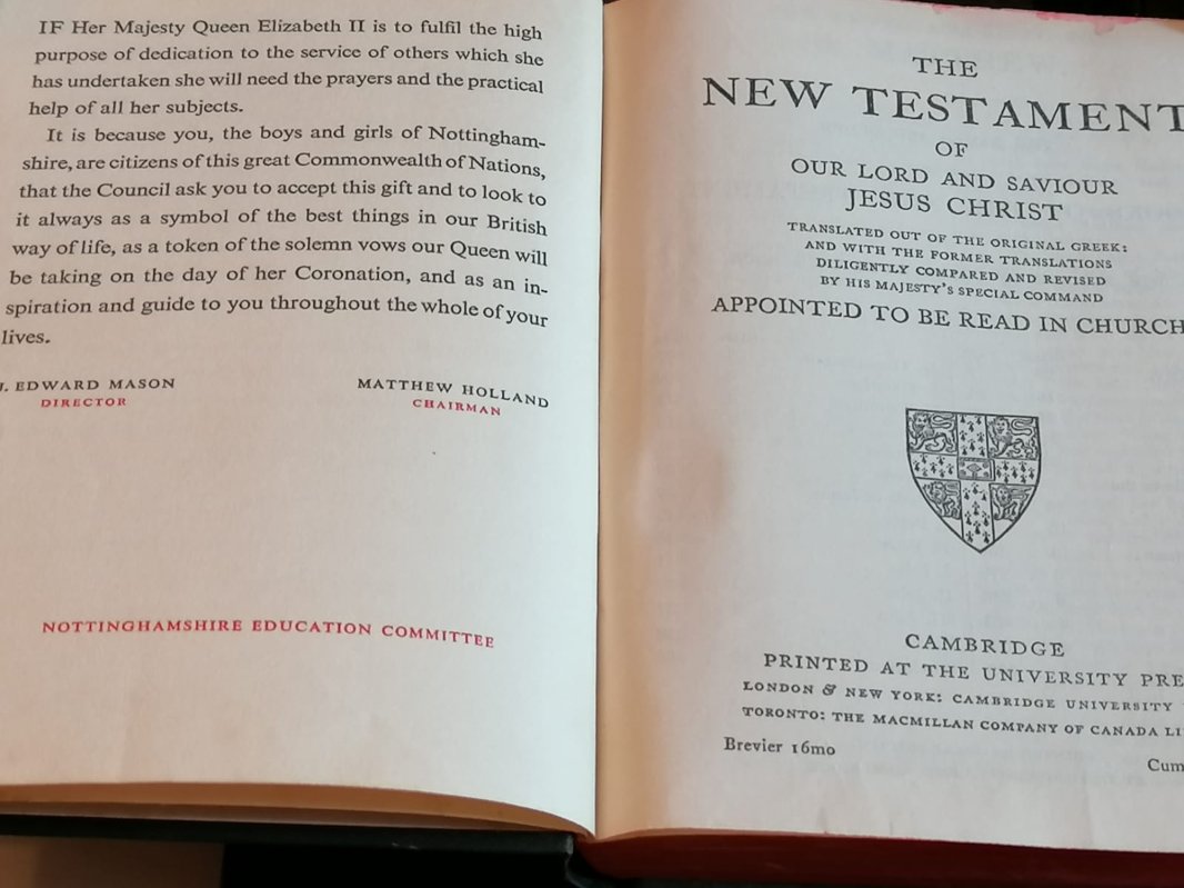 Expoziție de Biblii la Biserica Bărbătescu Nou 215079