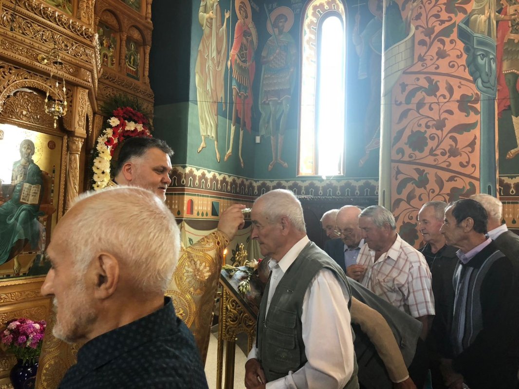 La Bucov, rugăciunea armonizează și unește comunitatea 215168