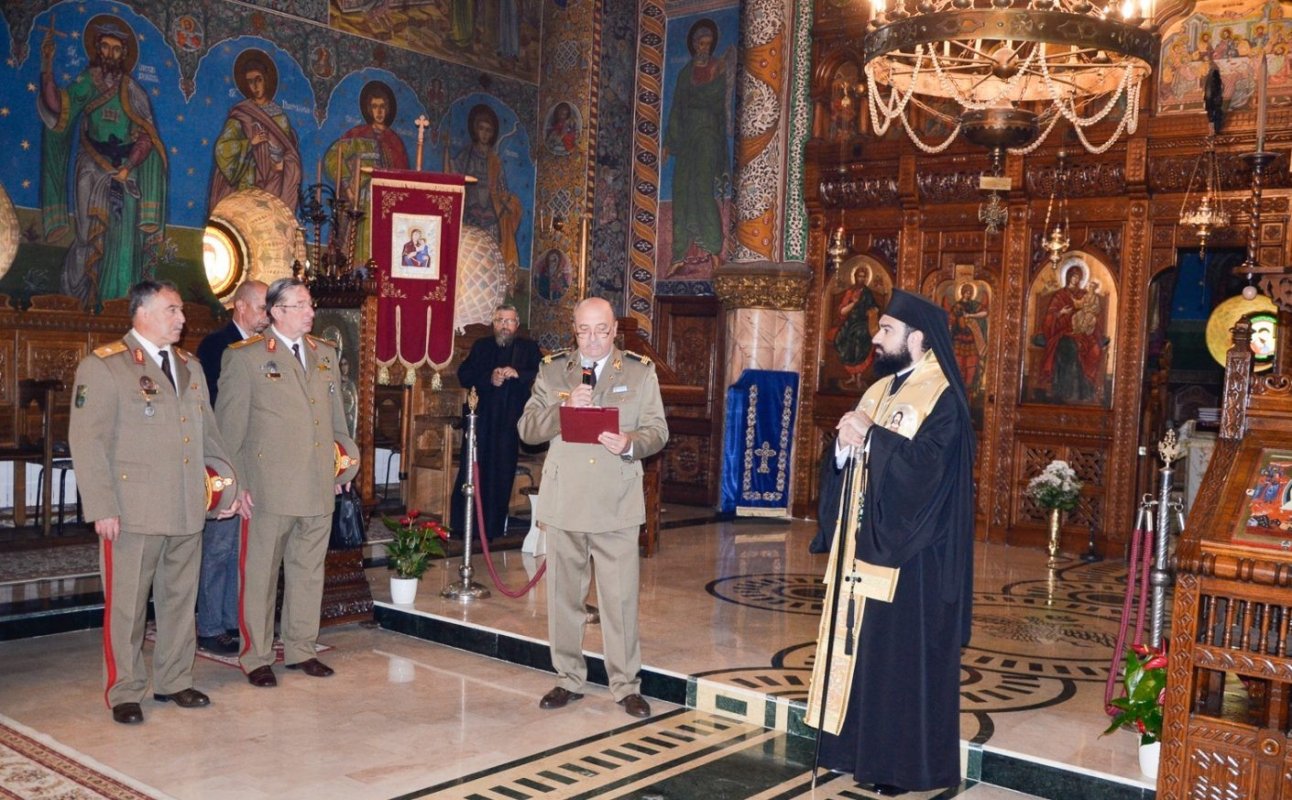 Manifestarea „Biserica și Armata - demersuri frățești pe pământ hunedorean” la Deva 215232