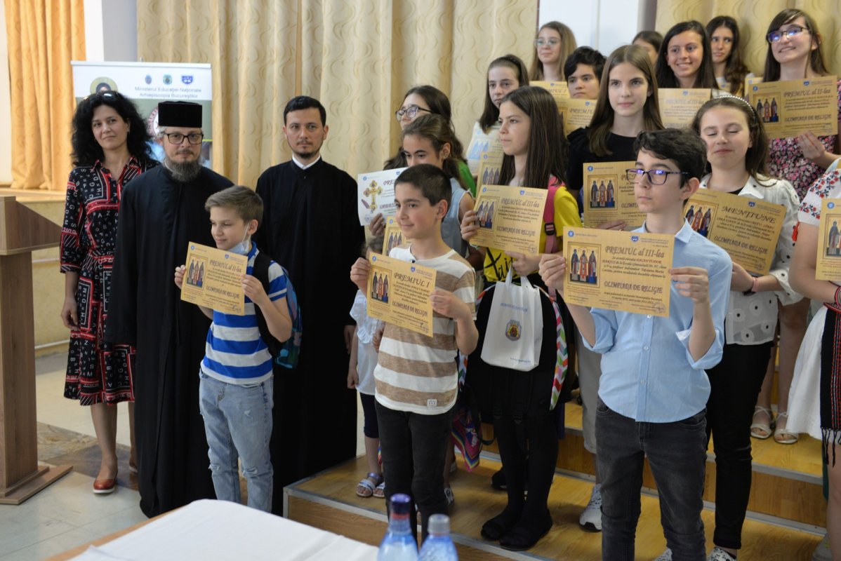 Premierea elevilor bucureșteni olimpici la religie 215238