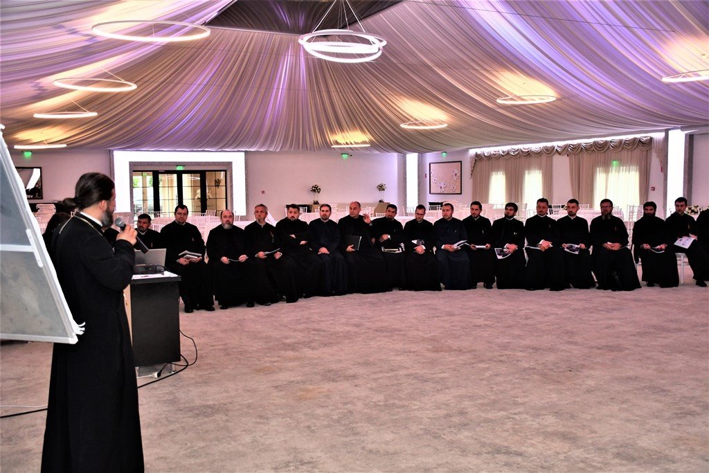 Trainingul „Cuvinte nerisipite, misiuni îndeplinite” la Caransebeș 215292