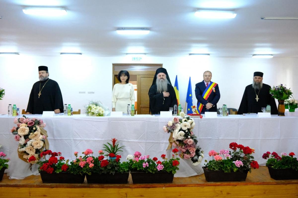 Arhimandritul Ciprian Grădinaru, cetățean de onoare al comunei natale 215357