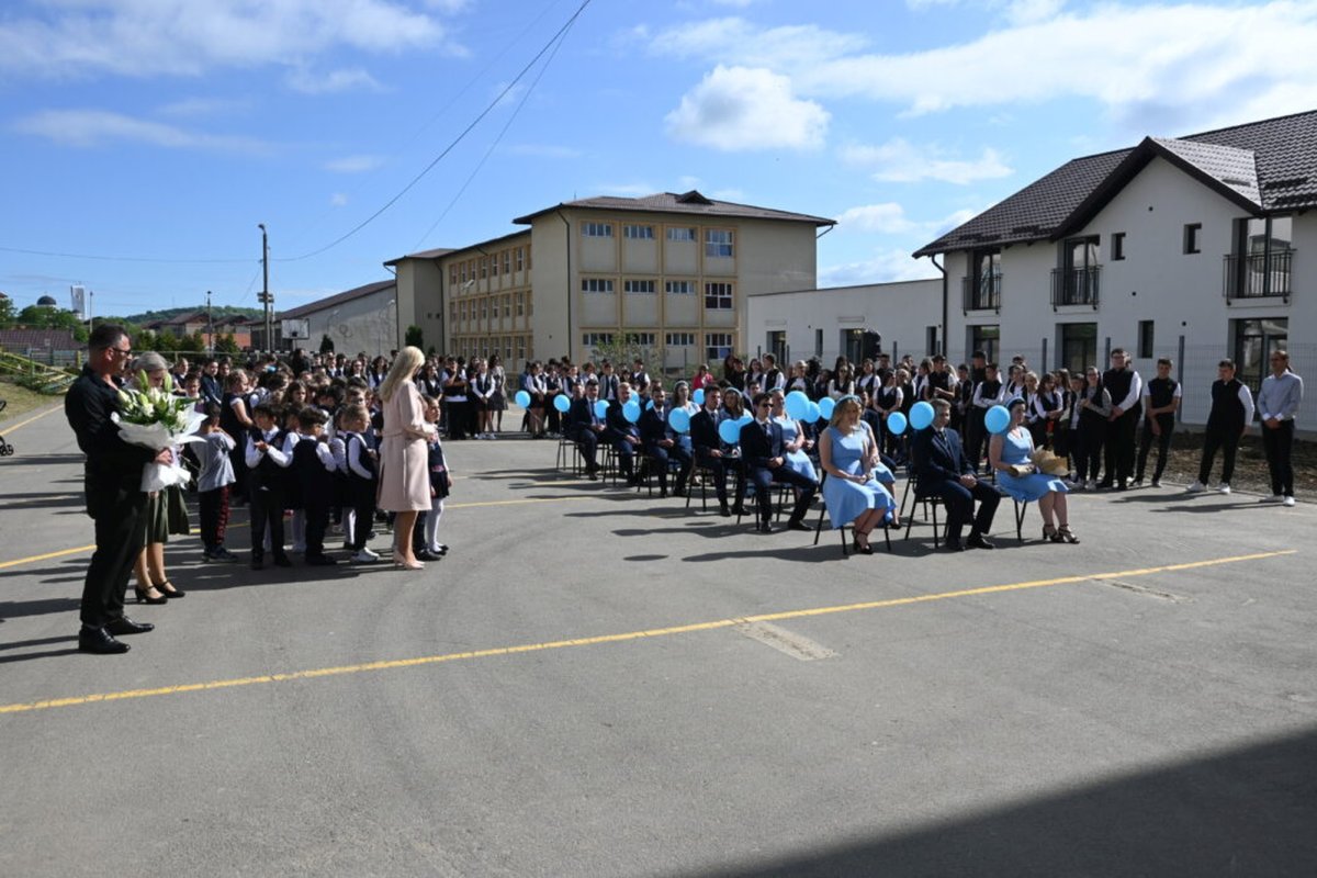 Binecuvântare pentru absolvenţii Liceului Ortodox din Zalău 215343