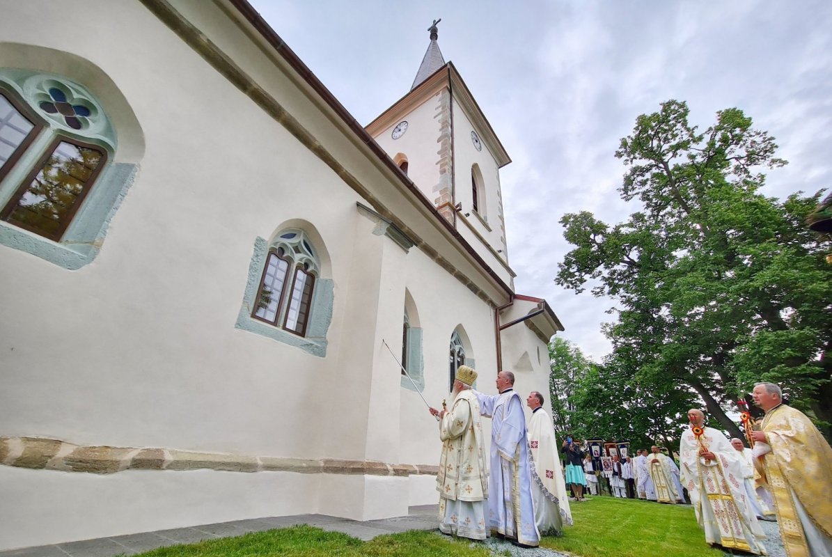 Biserica „Buna Vestire” din Cepari a fost resfințită  215590