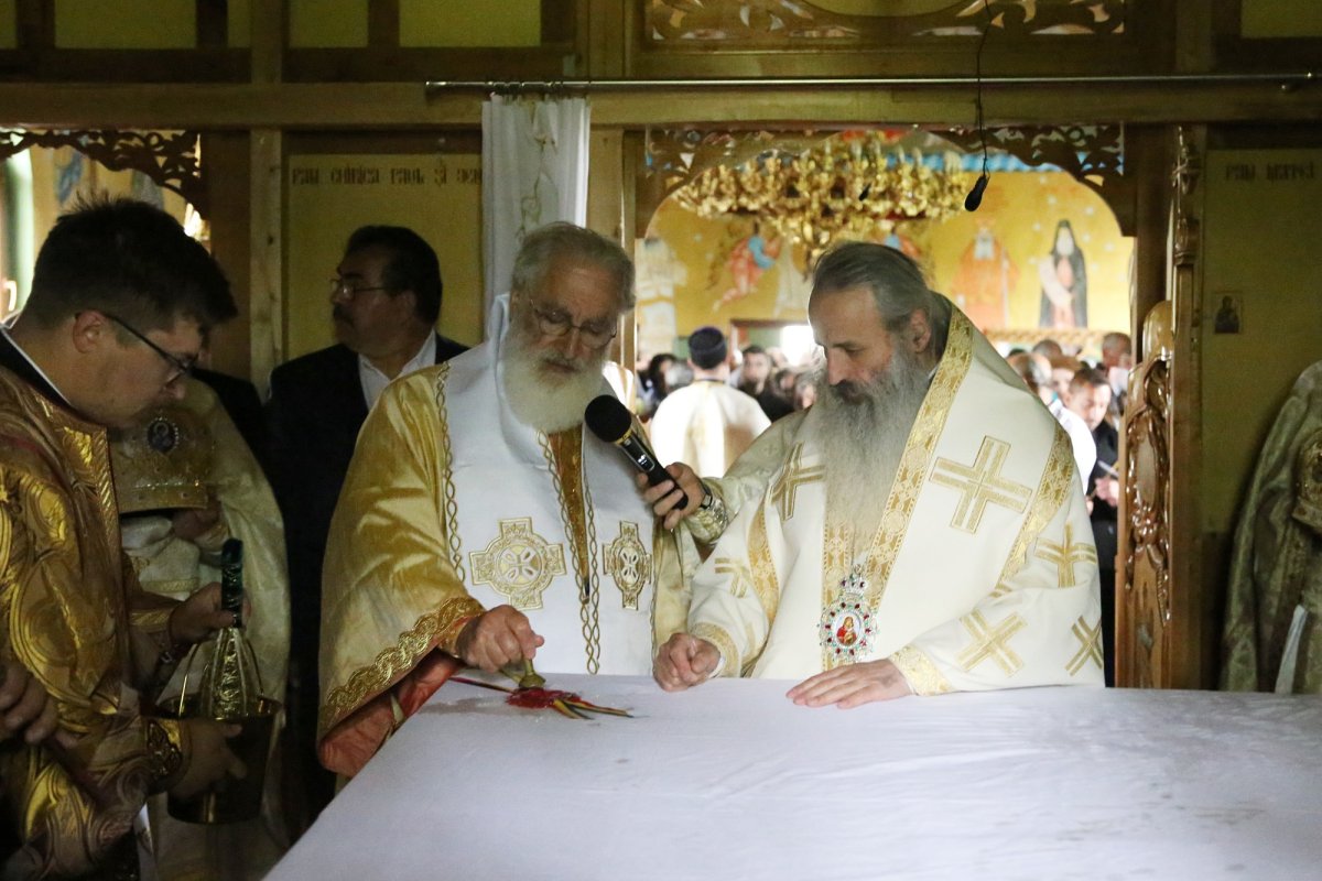 Biserica Parohiei Rusenii Noi, Iași, târnosită de doi mitropoliți 215630