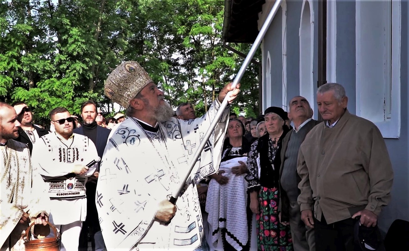 Veșmânt de har pentru biserica din Arpaşu de Jos 215591
