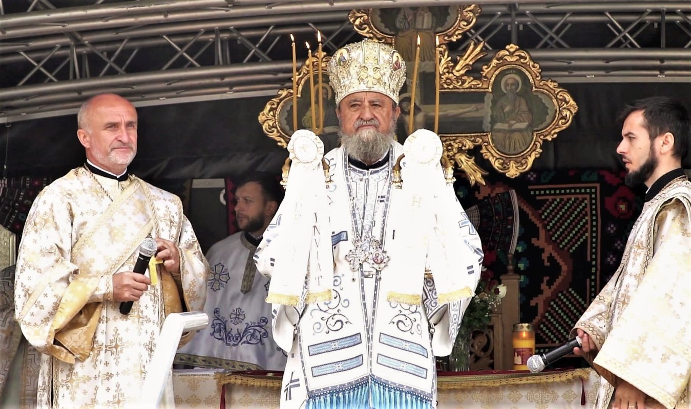 Veșmânt de har pentru biserica din Arpaşu de Jos 215594