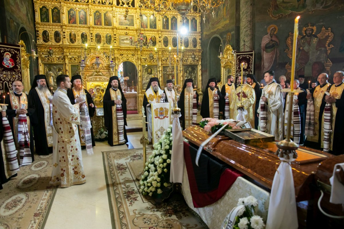 Maica stavroforă Lucia Dumbravă - o stareţă harnică şi misionară (1930-2022) 216002