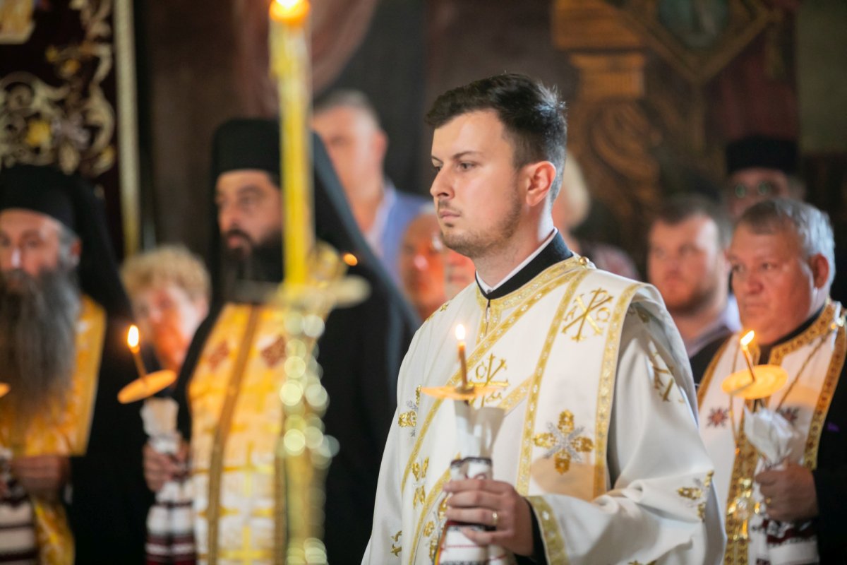 Maica stavroforă Lucia Dumbravă - o stareţă harnică şi misionară (1930-2022) 216005