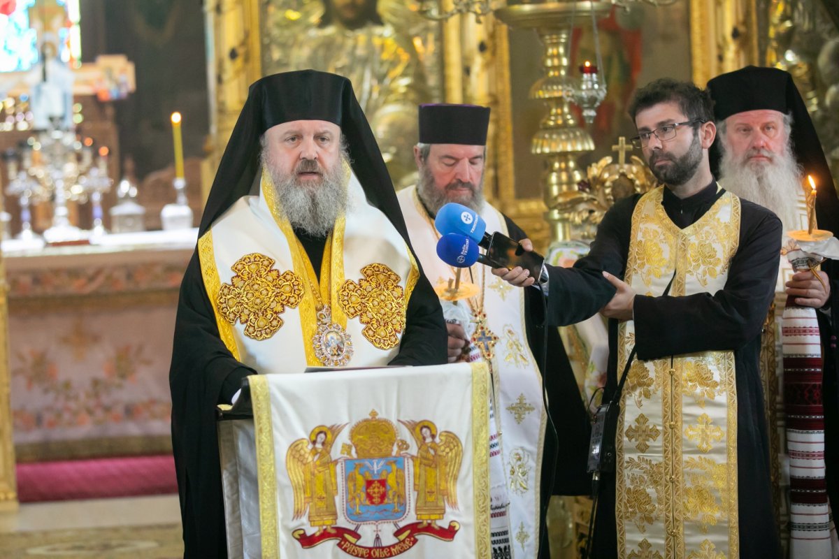 Maica stavroforă Lucia Dumbravă - o stareţă harnică şi misionară (1930-2022) 216028