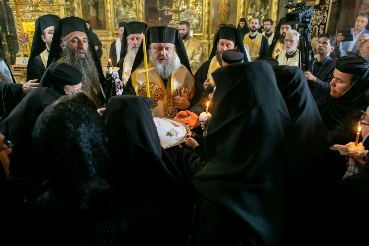 Maica stavroforă Lucia Dumbravă - o stareţă harnică şi misionară (1930-2022) 216031