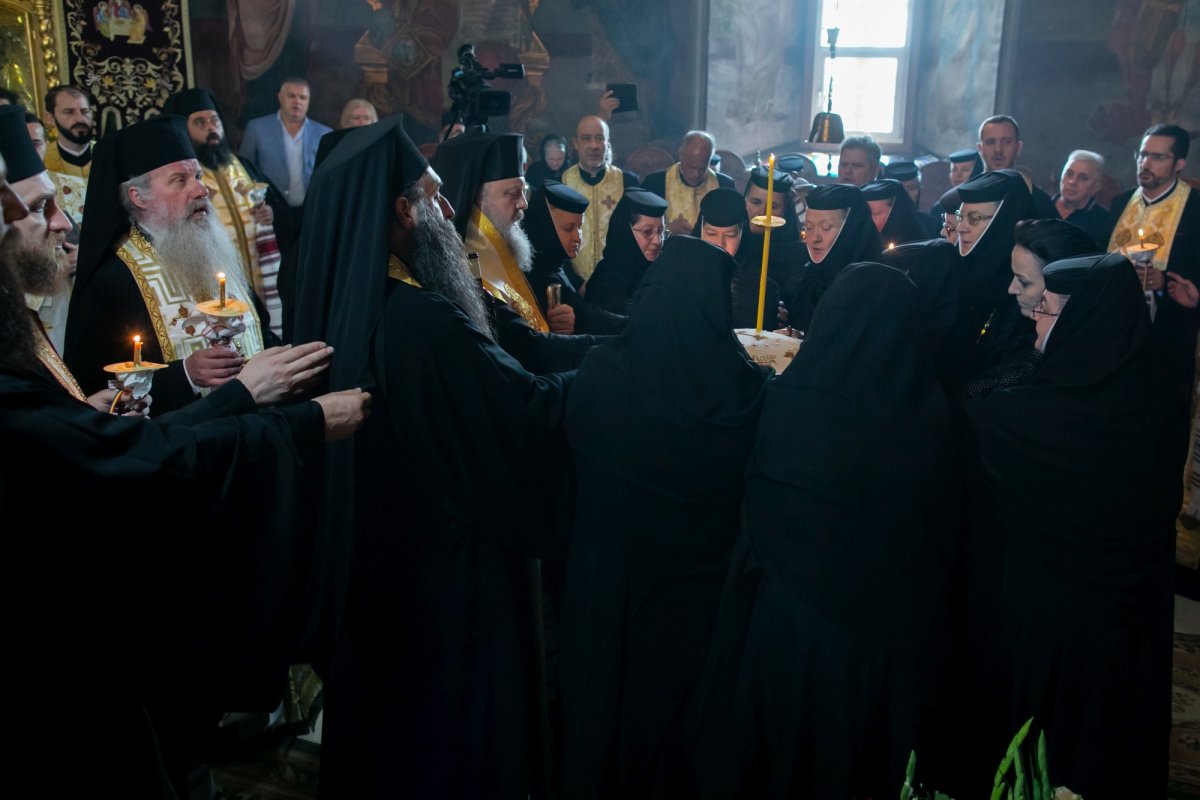 Maica stavroforă Lucia Dumbravă - o stareţă harnică şi misionară (1930-2022) 216032