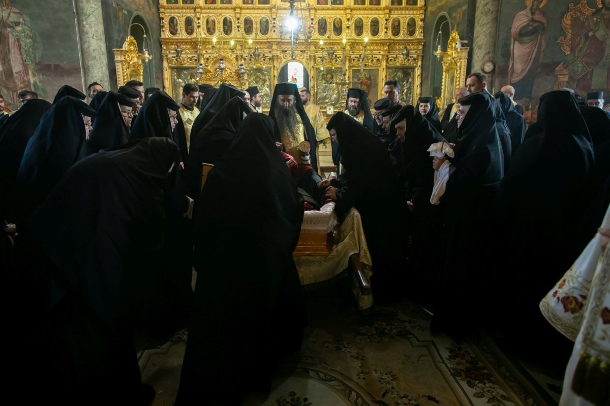 Maica stavroforă Lucia Dumbravă - o stareţă harnică şi misionară (1930-2022) 216033